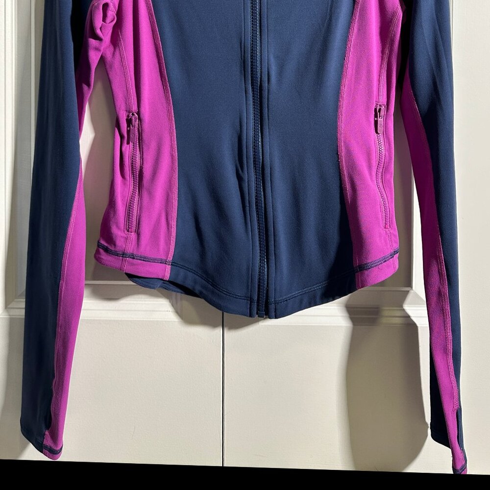 Lululemon Throwback Shape Jacket, Size 6 - image 5